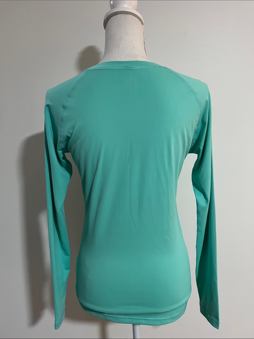 Volcom Women’s Rash guard - Picture 3 of 9